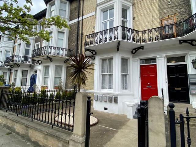 Apartment for rent in Southtown, Stokesby
