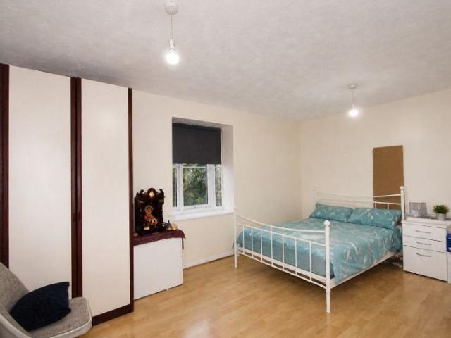 Studio for rent in London Borough of Brent, Greater London