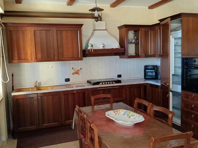 Villa Indipendente in affitto a Campobasso, Molise