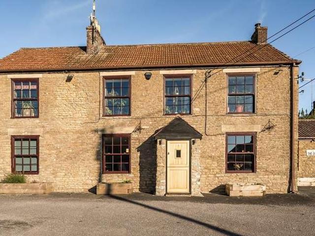Property for sale in Selwood, West Woodlands
