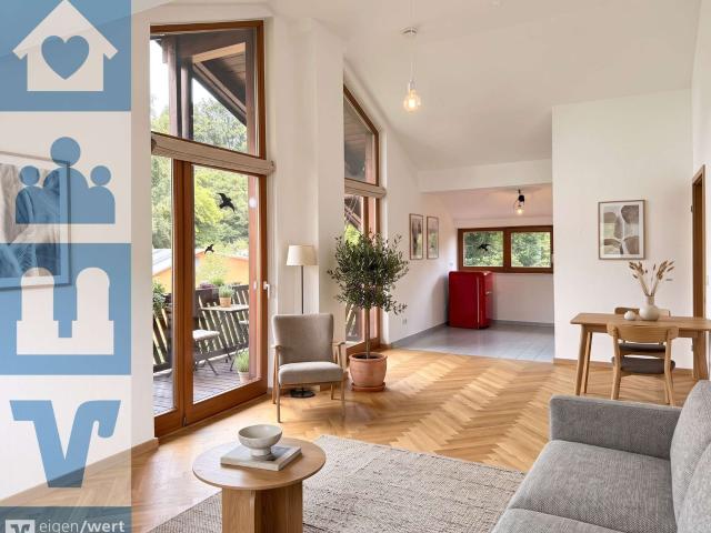 Dachgeschosswohnung kaufen in Planegg, Bayern