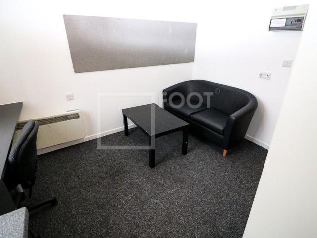 Studio for rent in Great Horton, West Yorkshire