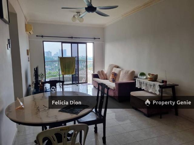 Condominium for sale in Malaka