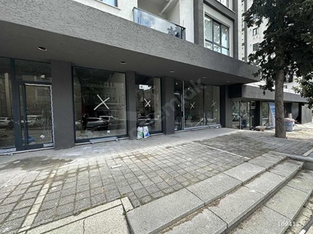 Ümraniye, İstanbul içerisinde satılık Dükkan