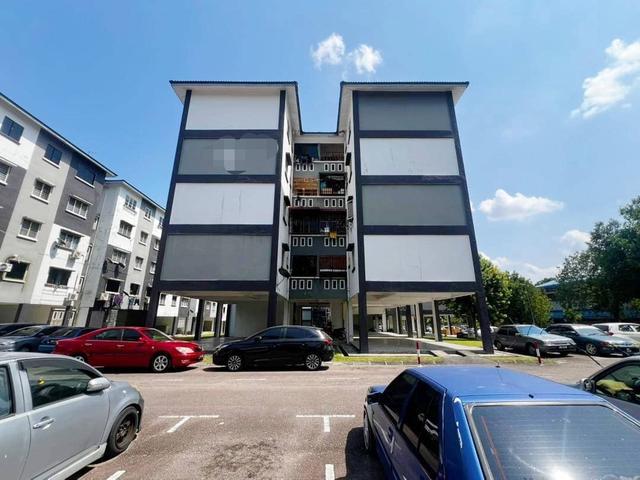 Flat for sale in Ulu Tiram, Johor