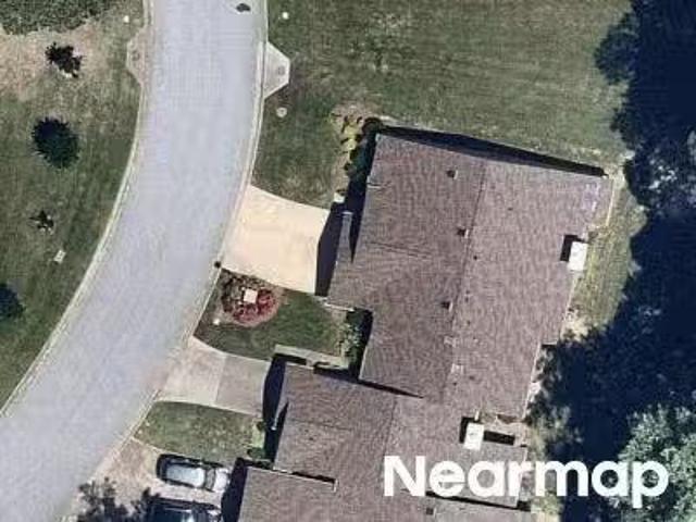 House for sale in Riverdale