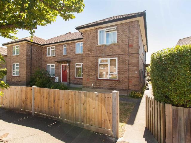 Apartment for rent in London Borough of Ealing, Park Royal