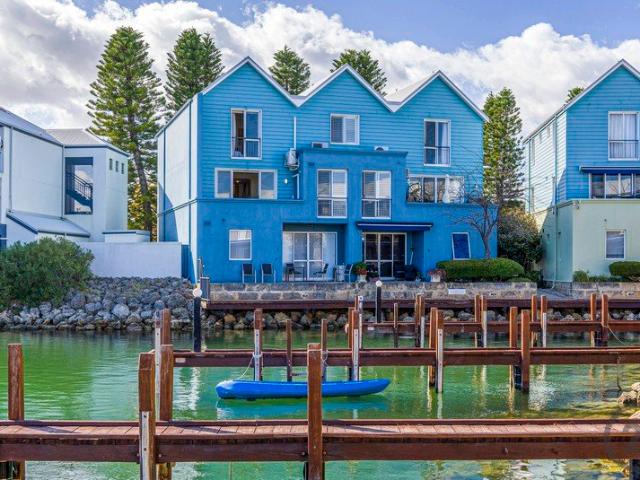 Apartment for sale in Parklands, Western Australia