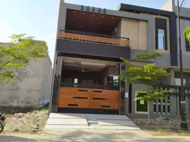 House for sale in Faisalabad, Islamabad Capital Territory