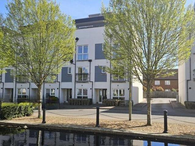 House for sale in Red Hill, Surrey