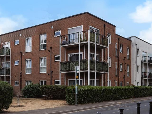 Apartment for rent in Red Hill, Surrey