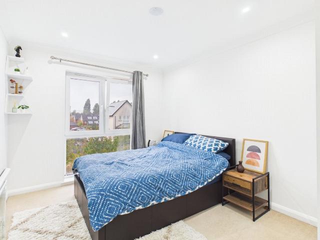 Apartment for rent in Redhill, Reigate and Banstead