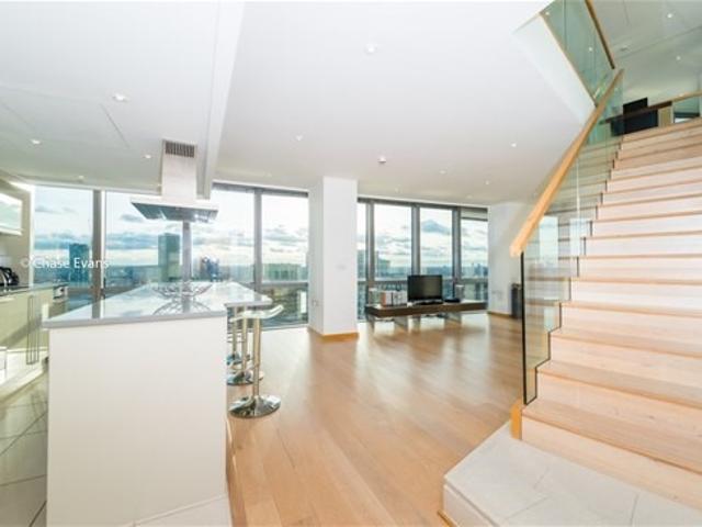 Apartment for rent in Canary Wharf, Greater London
