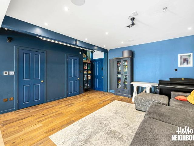 House for rent in Charlton, Greater London
