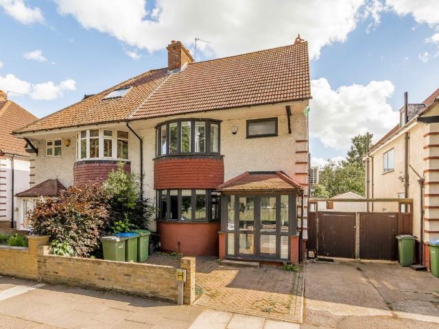 Apartment for rent in Charlton, Greater London