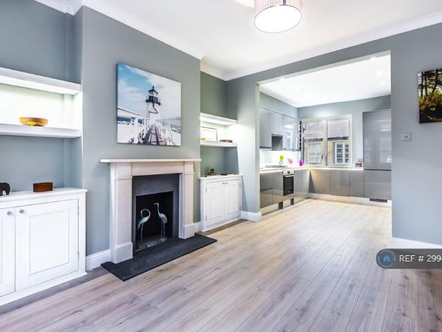 Apartment for rent in Battersea, Greater London