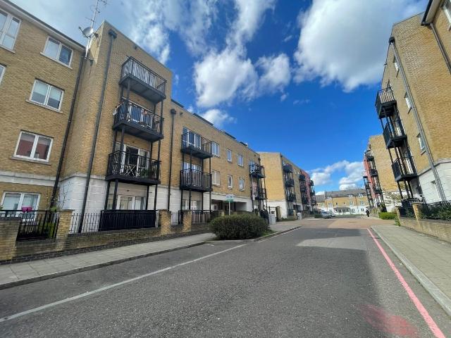 Apartment for rent in Mile End, Greater London