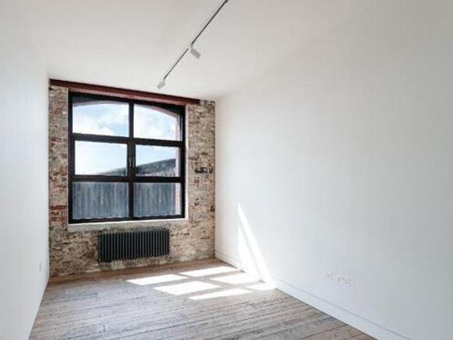 House for rent in Follaton, Strode
