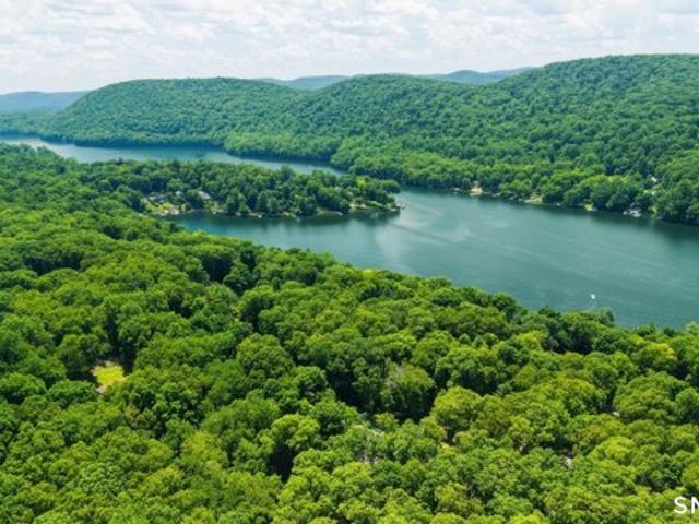 House for sale in Gaylordsville, Connecticut