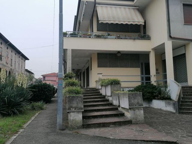 Locale Commerciale in vendita a Canegrate, Lombardia