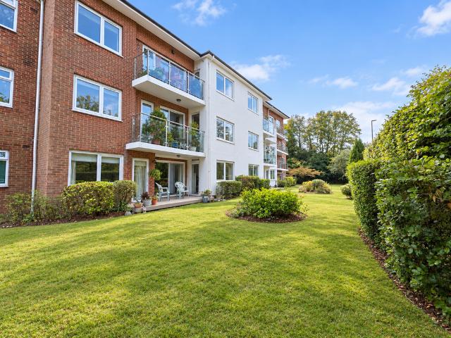 Apartment for rent in Canford Cliffs, Poole