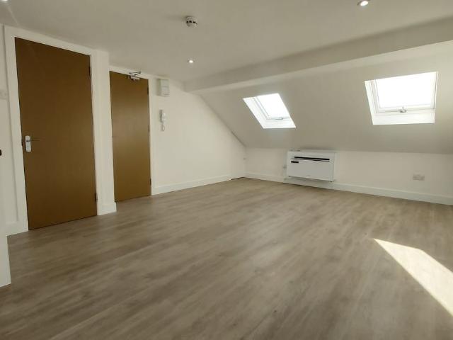 Studio for rent in London Borough of Lambeth, Greater London