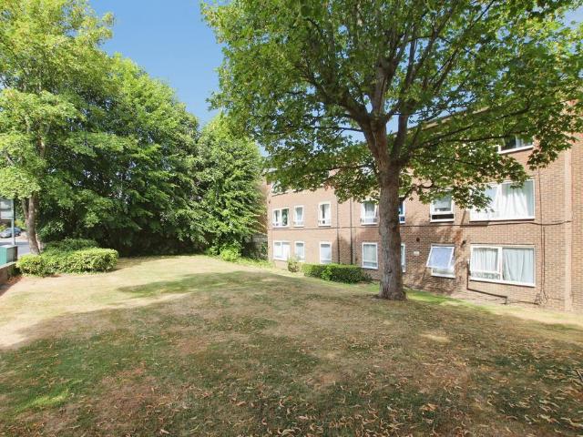 Apartment for rent in London Borough of Croydon, Addiscombe