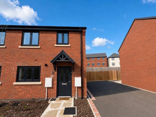 House for rent in Priors Hall Park, Weldon