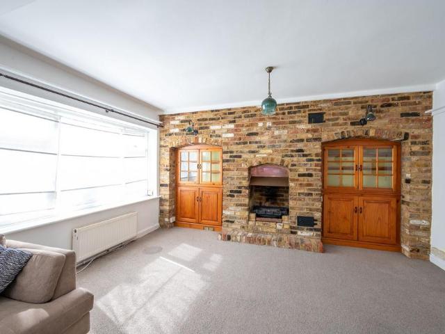 House for rent in London Borough of Merton, Merton Park