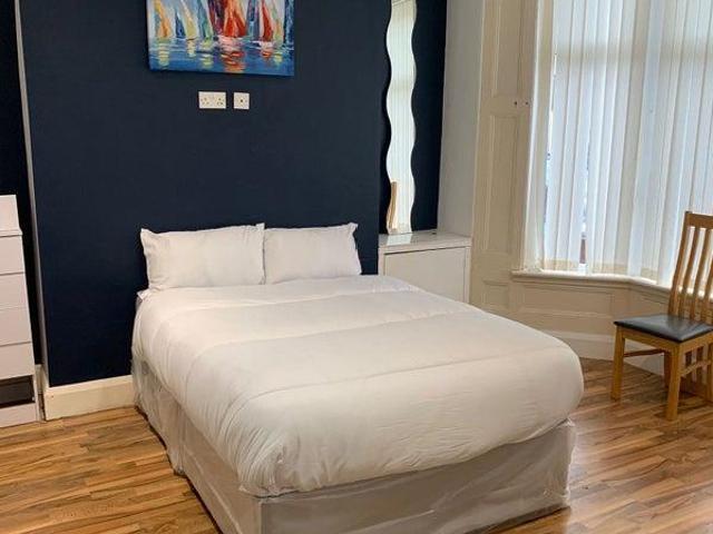 House for rent in Cabbage Hall, Calderstones