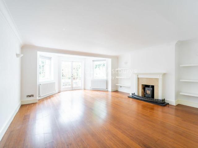 Apartment for rent in Highbury, Greater London