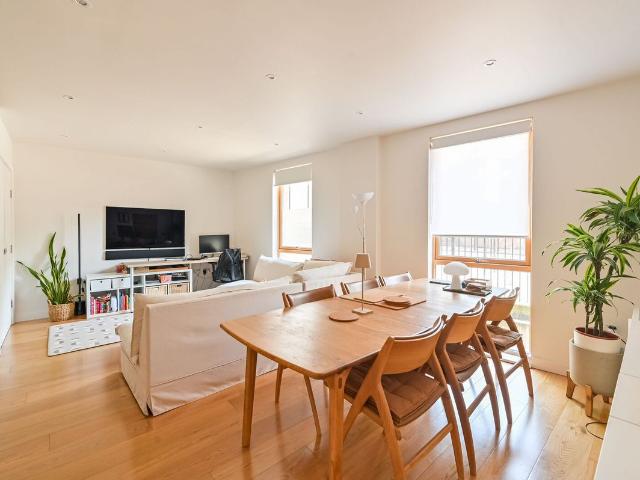 Apartment for rent in Highbury, Greater London