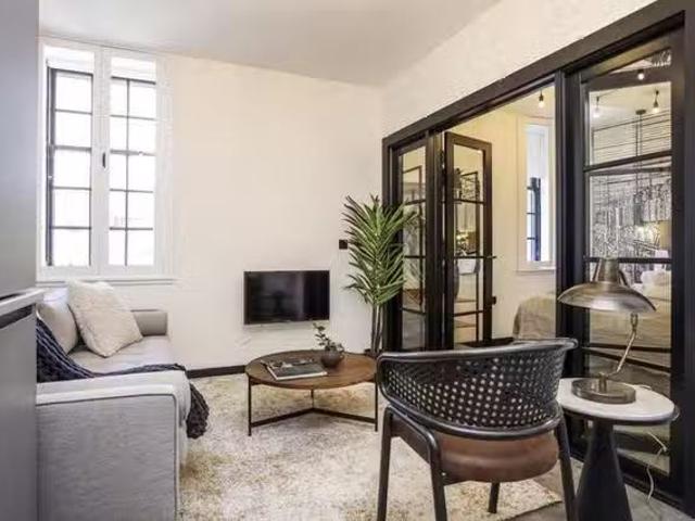 Apartment for rent in Canongate, Old Town