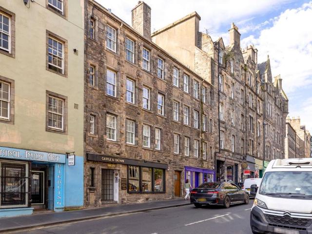 Apartment for rent in Canongate, Old Town