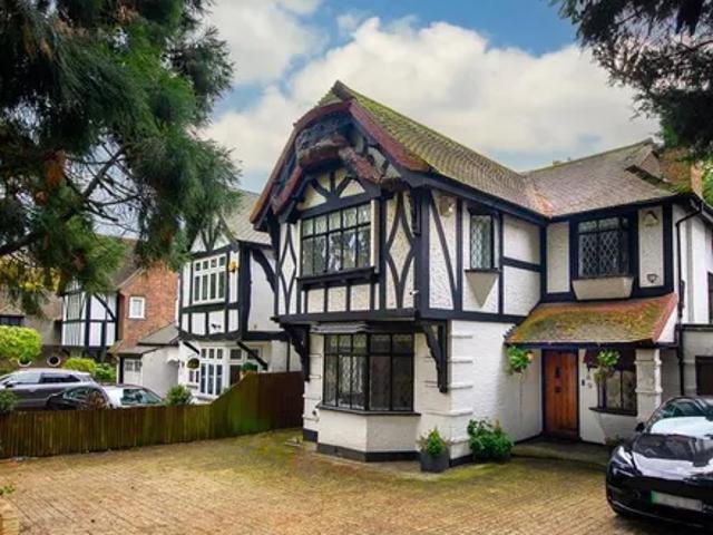 House for rent in Little Stanmore, Greater London