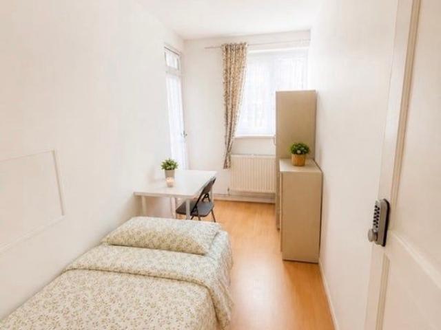 Room for rent in Bethnal Green, Greater London