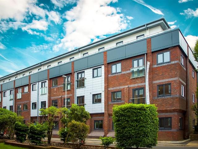 Apartment for rent in Perryfields, West Sussex