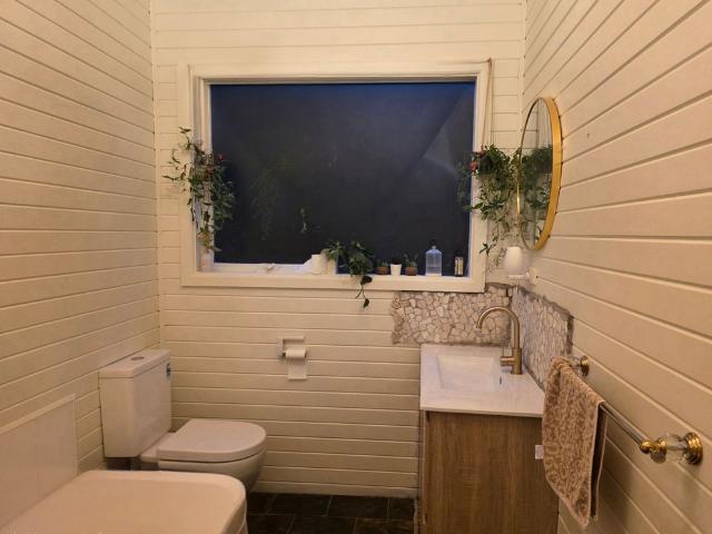 Room for rent in Camerons Creek, Victoria