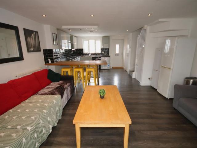 House for rent in The Bridge, Kent