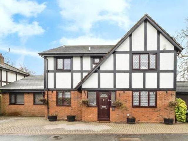 House for sale in Chigwell, Epping