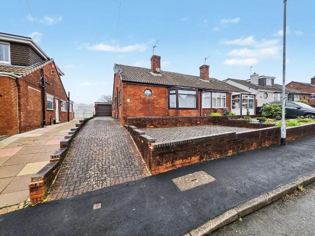 House for rent in Norton-Le-Moors, Stoke-on-Trent