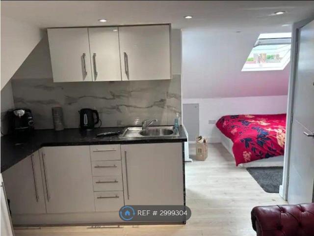 Studio for rent in Leyton, Greater London
