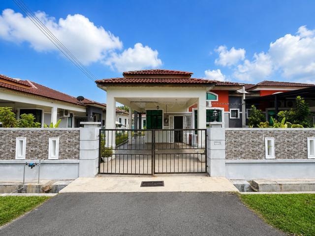 Residential House for sale in Malaka