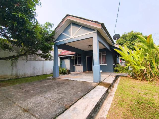 Residential House for sale in Sungai Pelek, Sepang