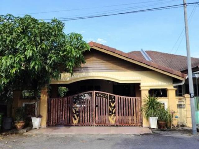 Residential House for sale in Pekan, Pahang