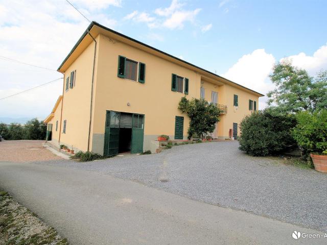 Locale Commerciale in vendita a Unione dei Comuni Circondario dell'Empolese Valdelsa, Cerreto Guidi