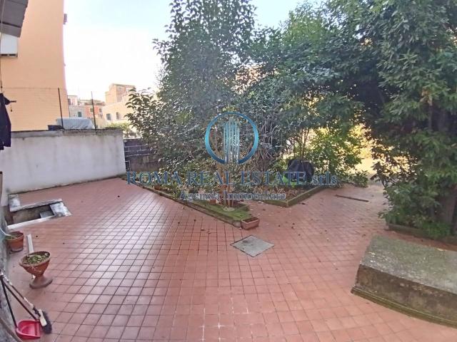 Box in vendita a Torpignattara, Roma