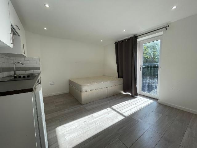 Studio for rent in Ocean Village, Southampton