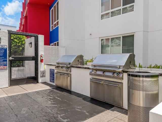 Apartment for rent in Canoga Park, California