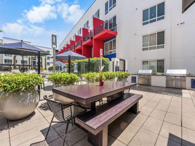 Apartment for rent in Canoga Park, California